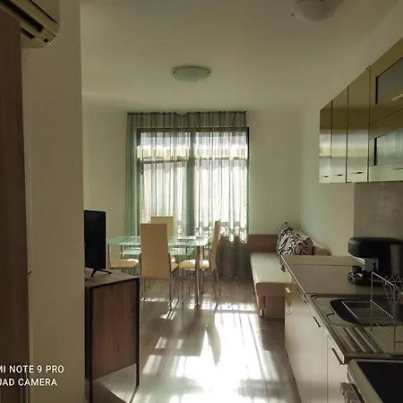 Apartment Kostovi Aivazovski Park 2